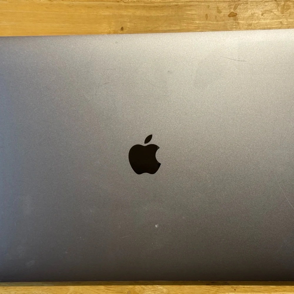 MacBook Pro 15 (2016) 4K Display / 512GB SSD / 16GB RAM